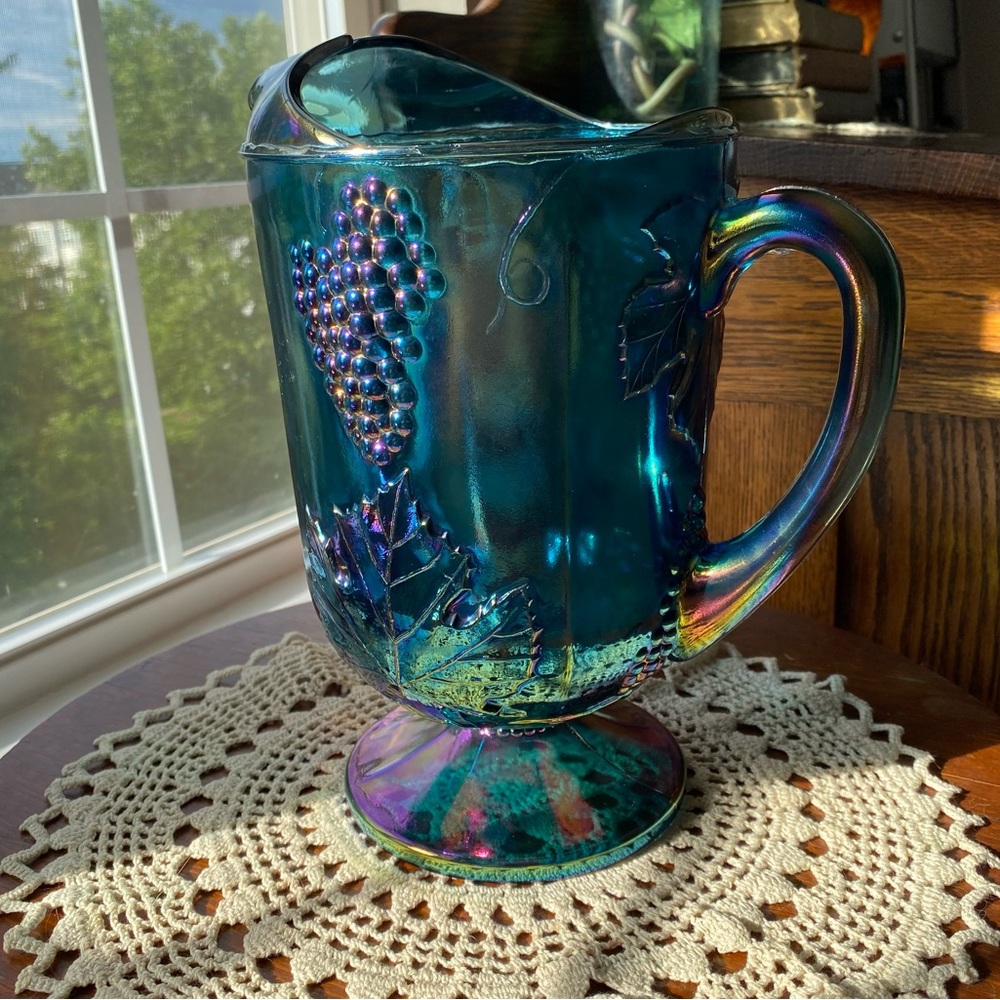 1970's VTG Indiana BLUE CARNIVAL GLASS Harvest Grape Iridescent Large Pitcher.